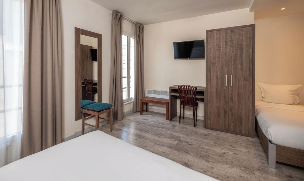 Hotel La Perle Montparnasse Room Type - Triple Room, street view