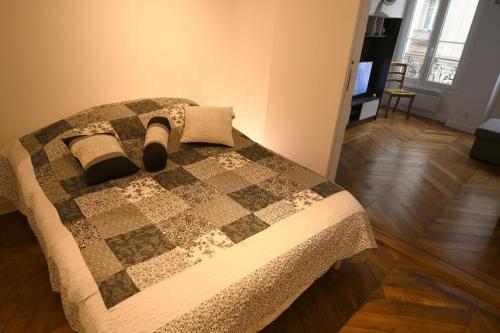 Hotel d'Orléans Paris Gare de l'Est Room Type - Studio with Sofa Bed