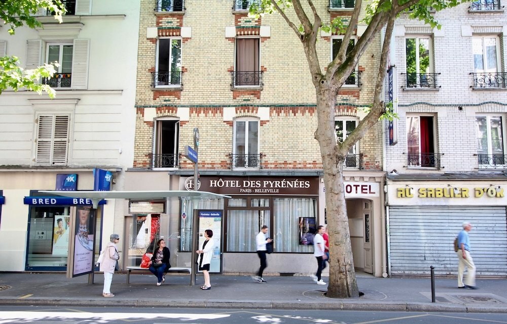 Hôtel des Pyrénées - Tap to explore photos