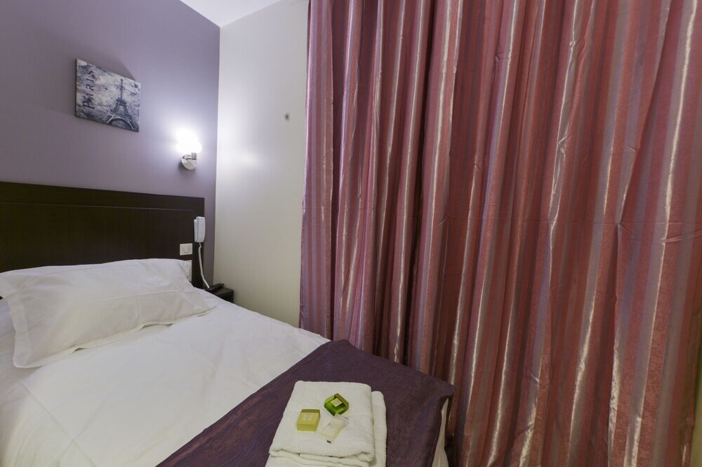 Hotel du Quai de Seine Room Type - Double Room