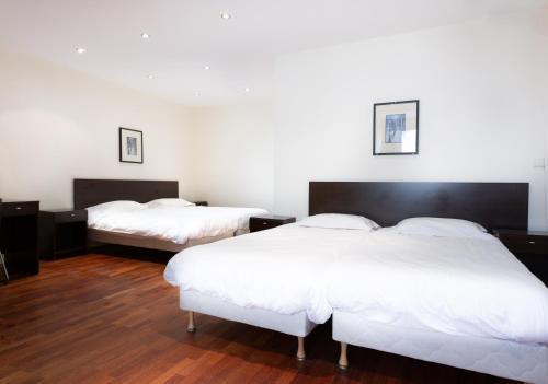 Hotel Mimosa Paris Room Type - Standard Quadruple Room