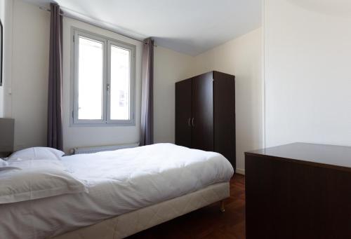 Hotel Mimosa Paris Room Type - Standard Quadruple Room