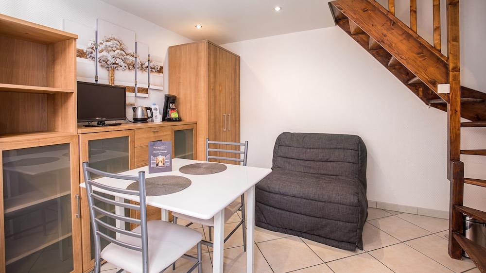 Hôtel de L'Horloge Room Type - studio duplex de 1 à 3 personnes avec kitchenette Hôtel de L'Horloge Room Type - studio duplex de 1 à 3 personnes avec kitchenette