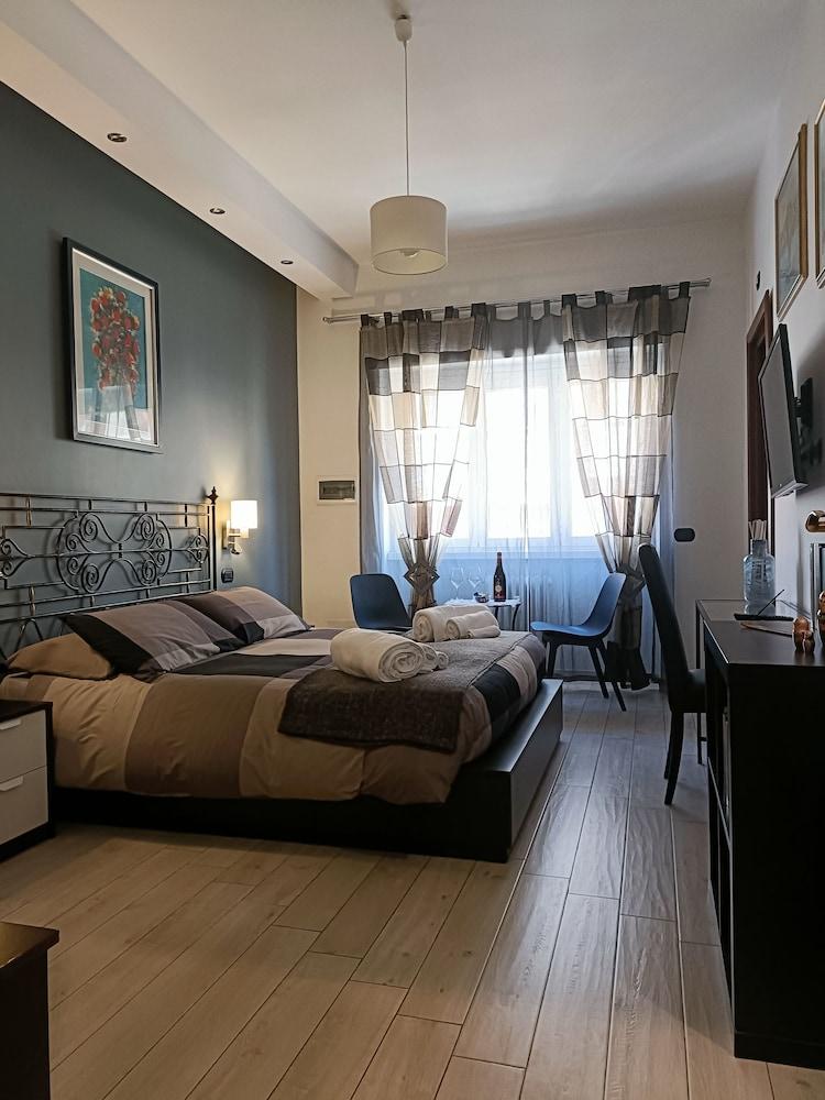 Vatican Break Home Room Type - Superior Room, 1 Bedroom, Non Smoking, Ensuite Vatican Break Home Room Type - Superior Room, 1 Bedroom, Non Smoking, Ensuite