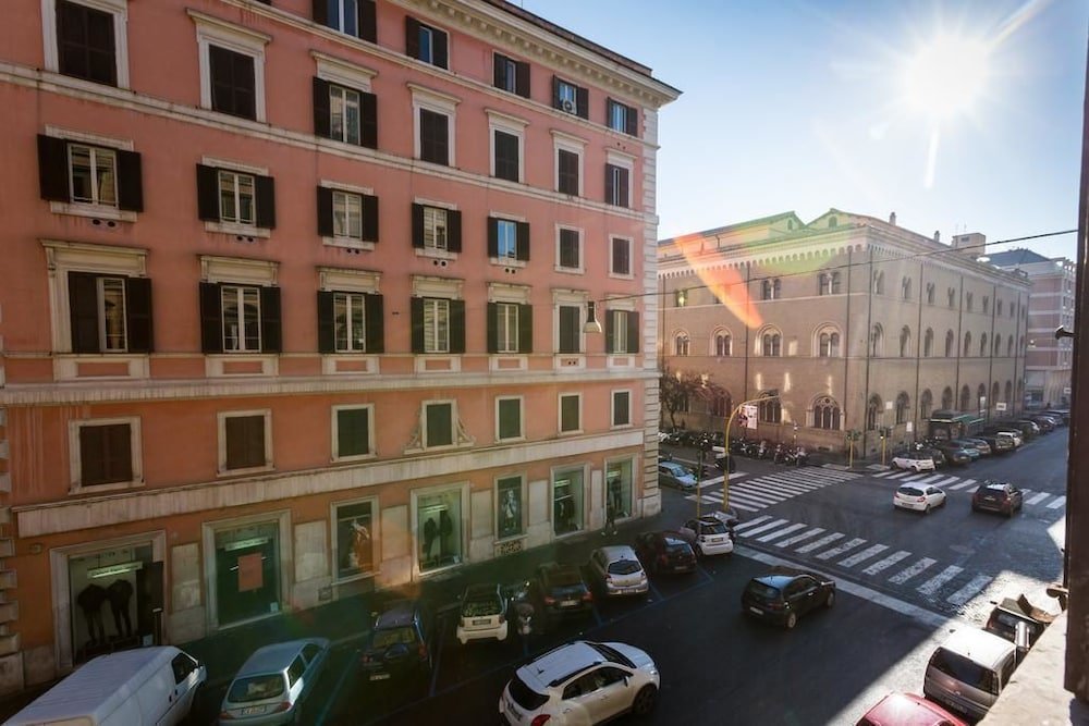 Residenza Alexander - Tap to explore photos