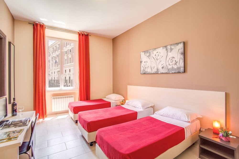 Hotel Mosaic Central Rome Room Type - Classic Triple Room