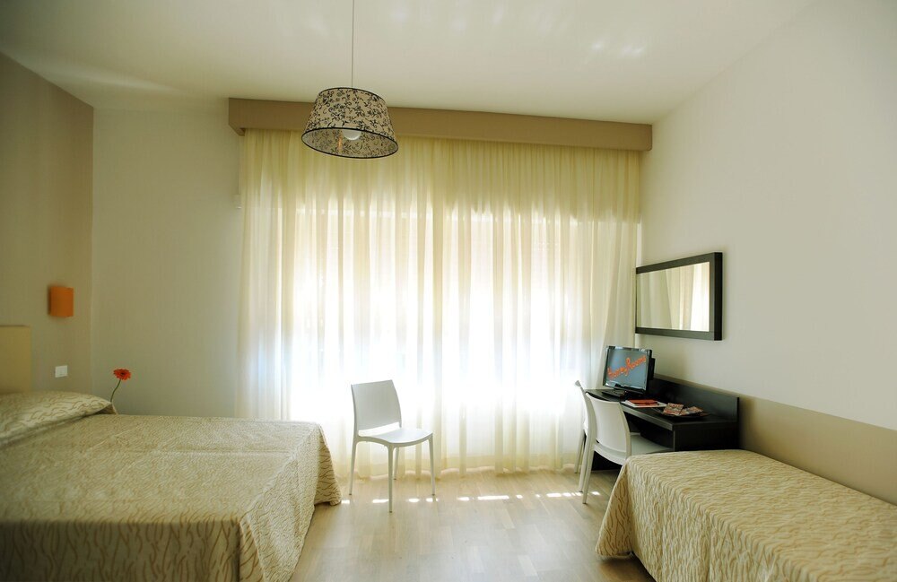 Honey Rooms Room Type - Triple Room
