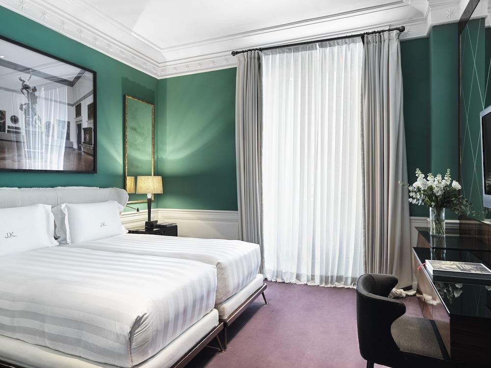 J.K. Place Roma Room Type - Deluxe Double Room