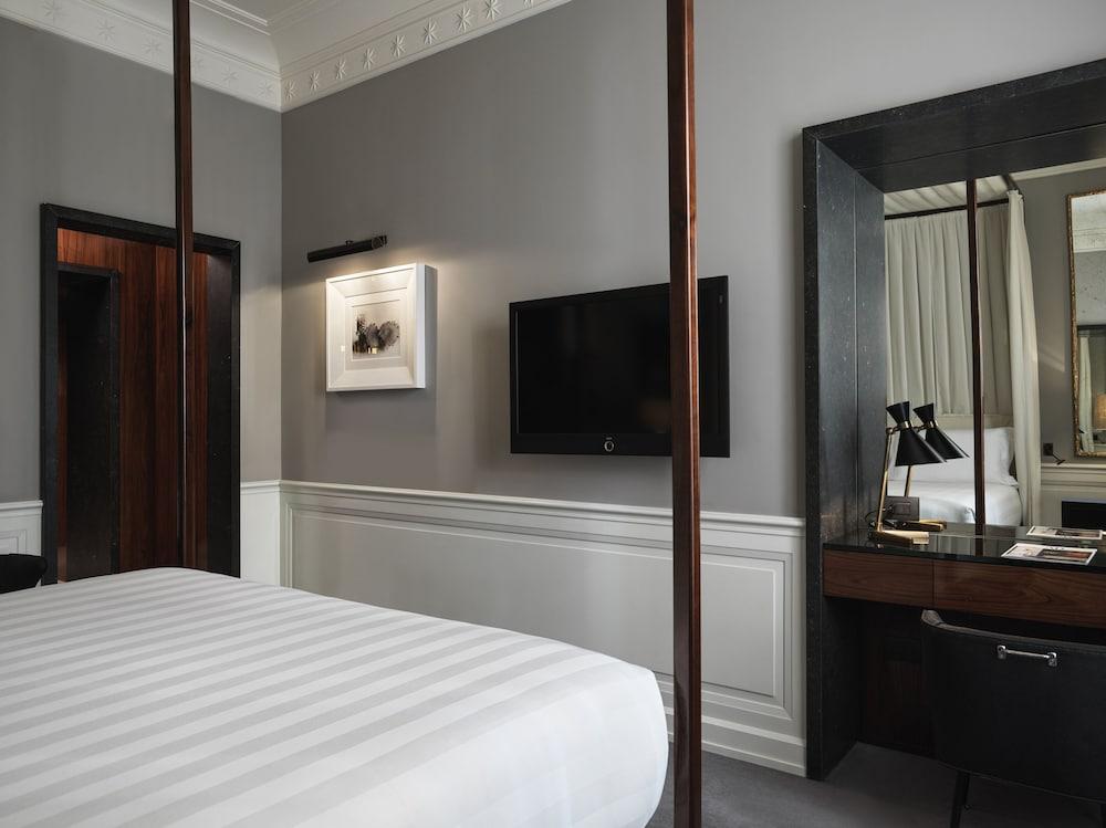 J.K. Place Roma Room Type - Superior Double Room