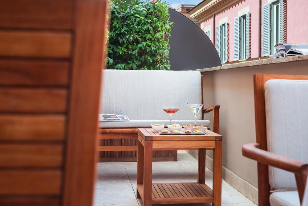 J.K. Place Roma Room Type - Deluxe Room, Balcony (JK)