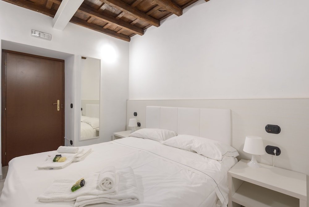 Flowers Apartments Room Type - Economy Double or Twin Room (Biscione)