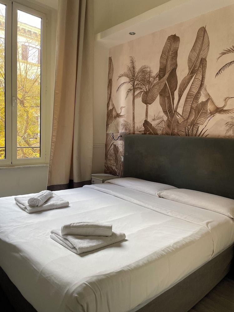 Arts & Rooms Room Type - Deluxe Double Room, Ensuite