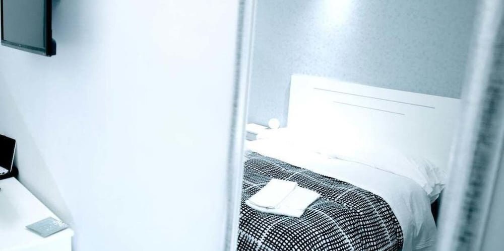 Arts & Rooms Room Type - Triple Room, Private Bathroom (External)