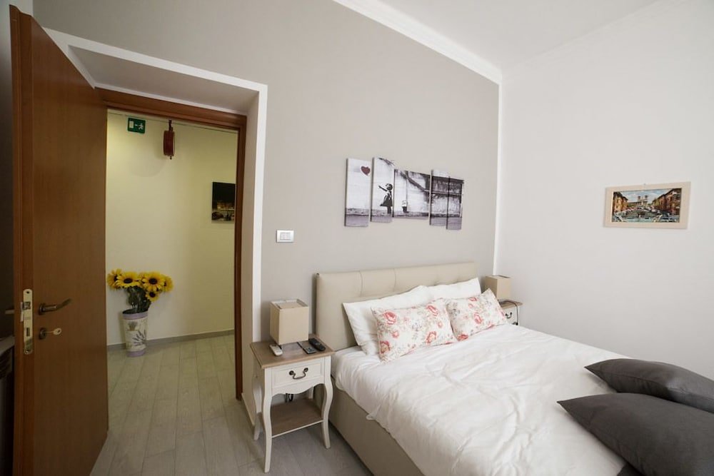 MyRooms San Pietro - Tap to explore photos