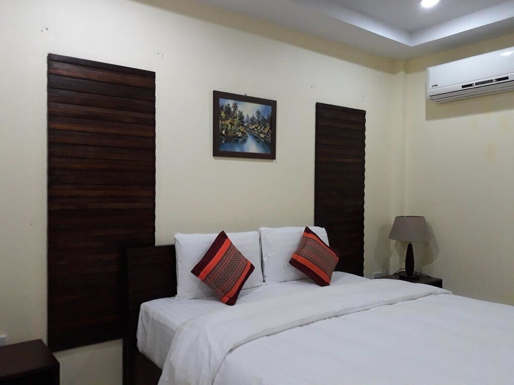 Ron's Bungalow Room Type - Standard Double Room