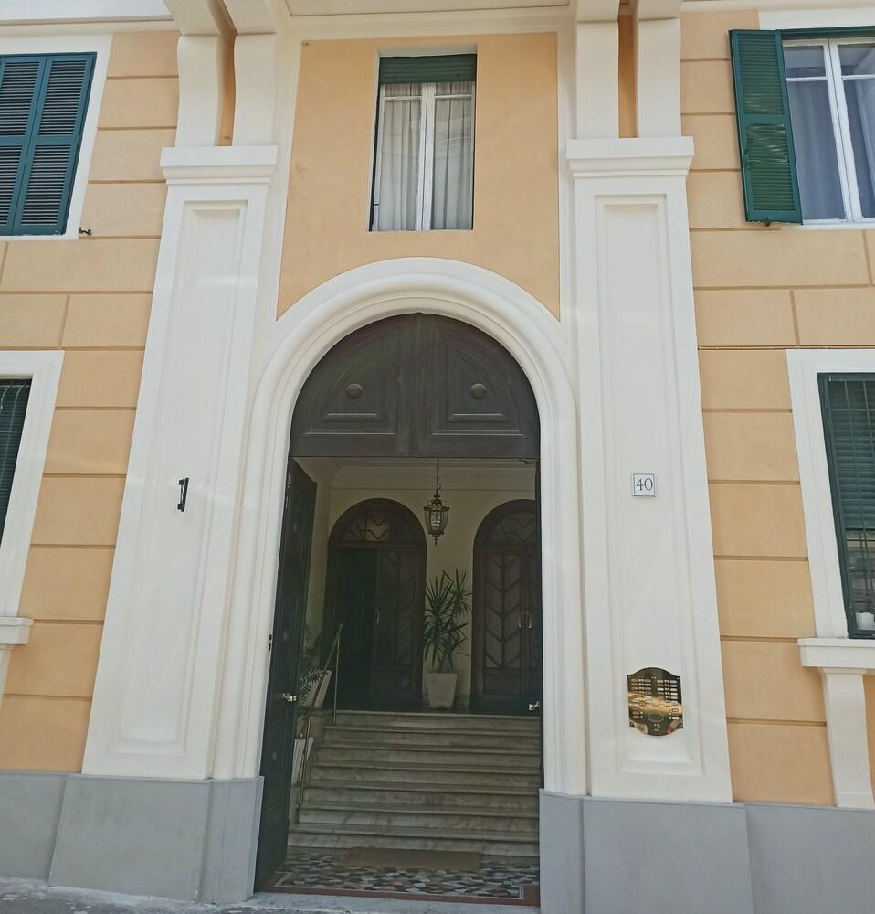 San Pietro Suites - Tap to explore photos