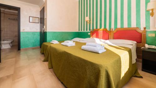 Hotel Center 3 Room Type - Triple Room