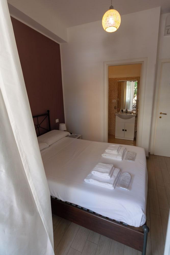 Magna Cura Guest House - Tap to explore photos