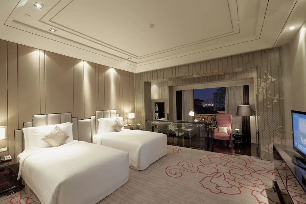 Chateau Star River Hotel Shanghai Room Type - Deluxe Room with Twin Beds