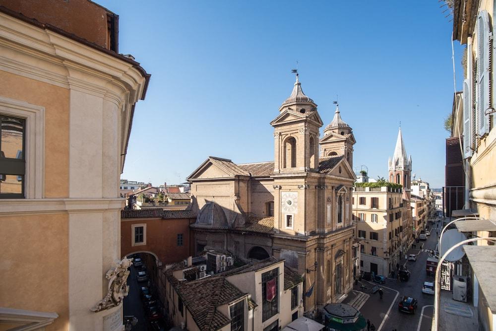 Piazza di Spagna Comfort Rooms - Tap to explore photos