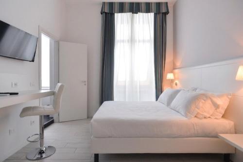 Lata Rooms
