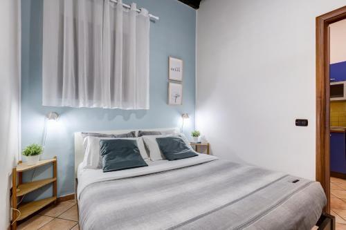 BDC - Coliseum Rome Apartments - Tap to explore photos
