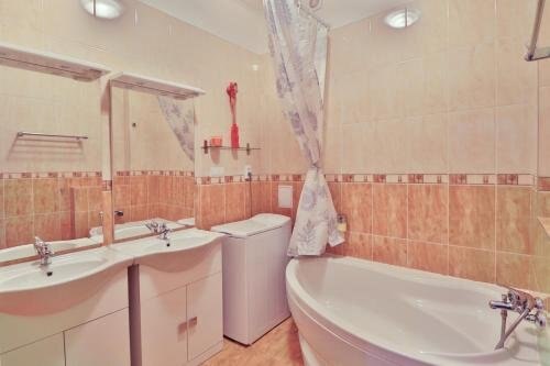 Spacious Prague View Apartment - Tap to explore photos