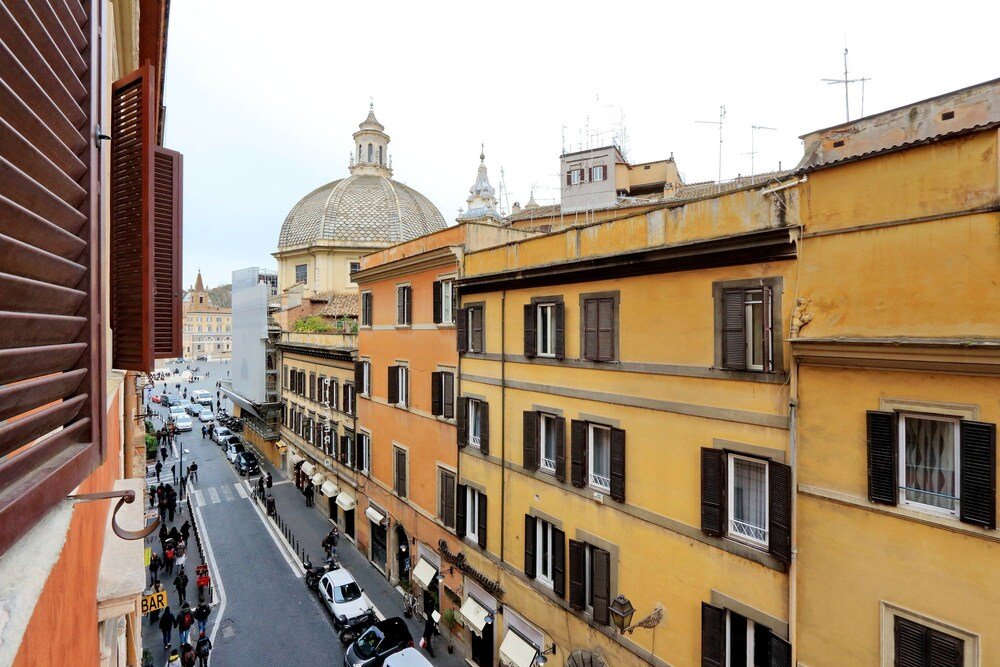 Brunetti Suite Rooms - Tap to explore photos