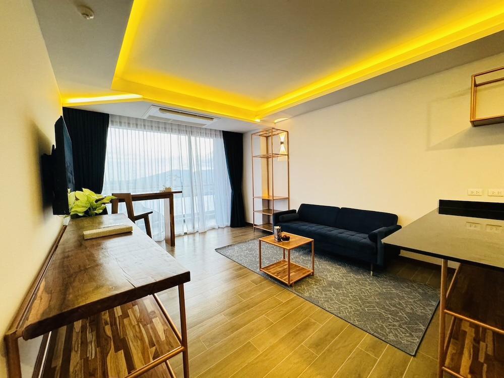 The Blue Room Type - Premium Luxury Suite