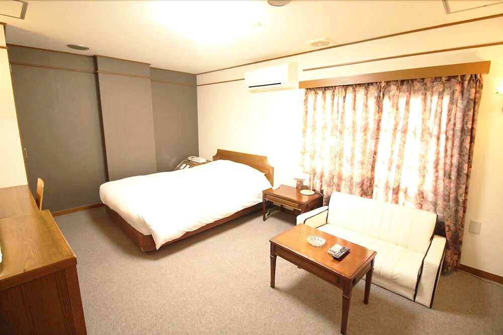 Shinjuku East Hotel - Tap to explore photos
