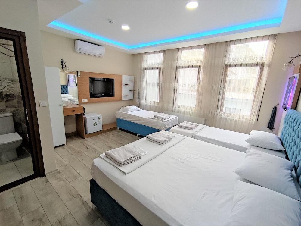 Grafen Hotel Room Type - Luxury Quadruple Room
