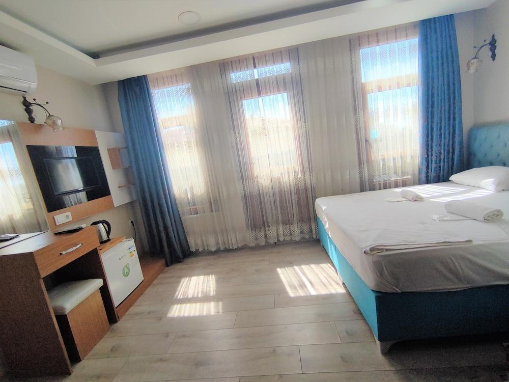 Grafen Hotel Room Type - Deluxe Double Room