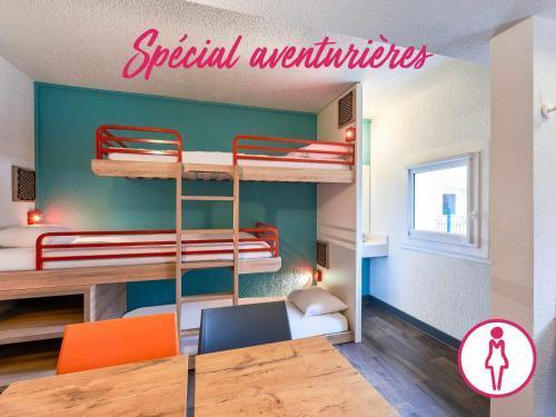 hotelF1 Paris Pte de Montmartre Room Type - Break Room with Two Single Beds and Extra Bed