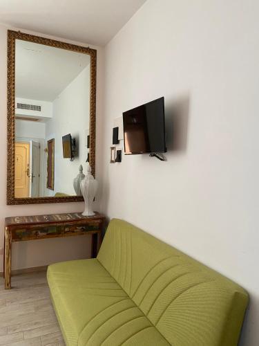 Room of Arts - Tap to explore photos