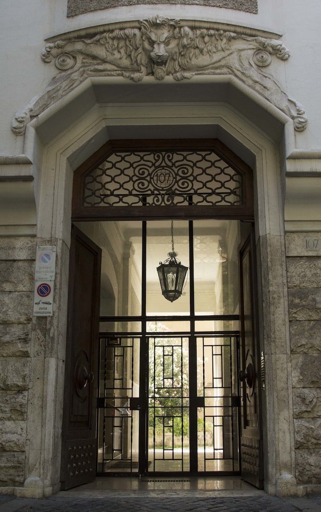 Maison Maneli Luxury B&B - Tap to explore photos