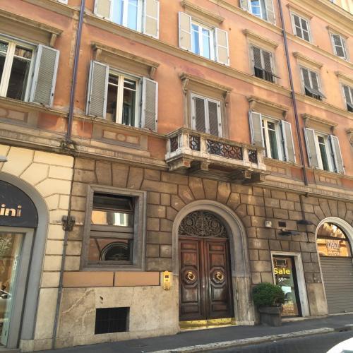 QT Suites Roma - Tap to explore photos