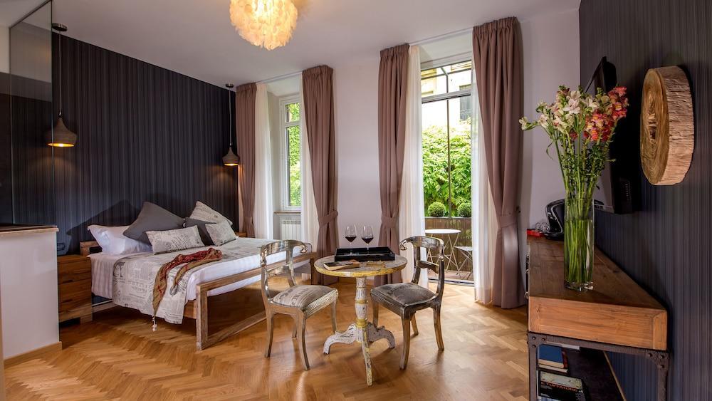 QT Suites Roma Room Type - Deluxe Suite, Balcony