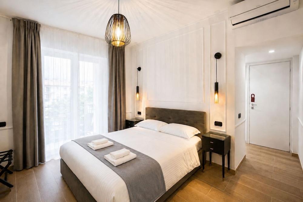 Avec Moi Roma Room Type - Superior Double Room