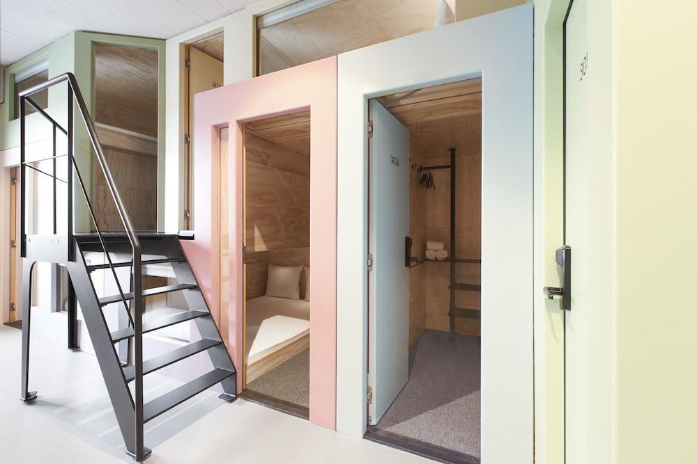Volkshotel Room Type - Sleep Cabin, Shared Bathroom