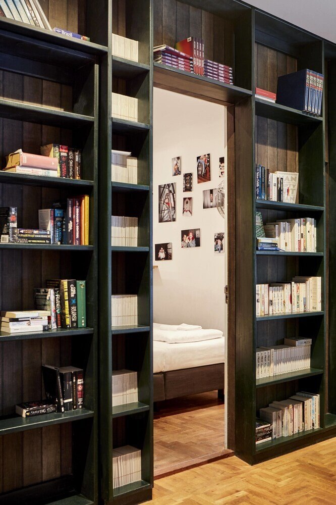 Hotel Not Hotel Amsterdam Room Type - Double Room, Shared Bathroom (Secret Bookcase M)