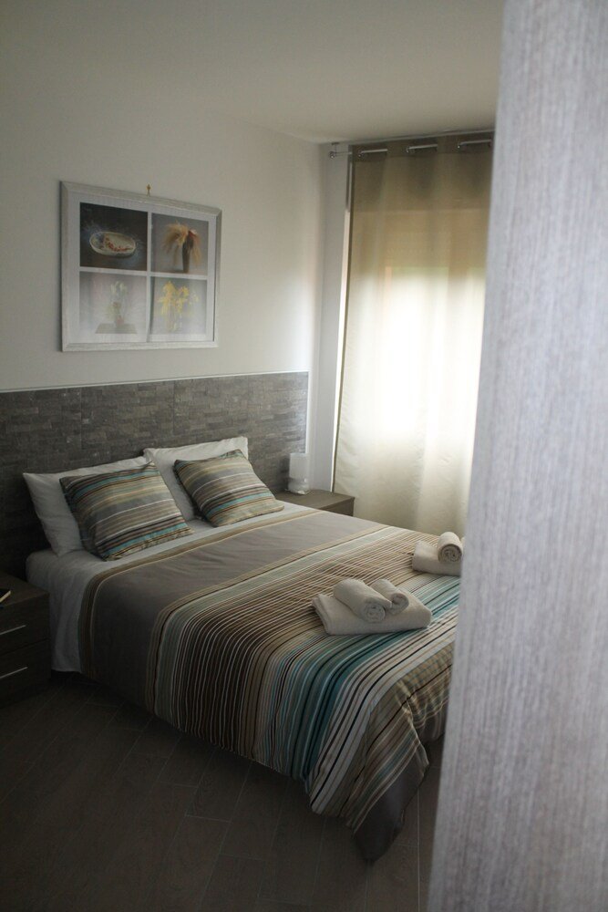 Vacanza a Casa Room Type - Deluxe Quadruple Room, Private Bathroom (Via Gallicano nel Lazio, 1)