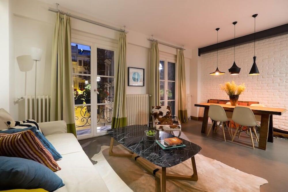 Pera Neuf Room Type - Deluxe Condo, City View