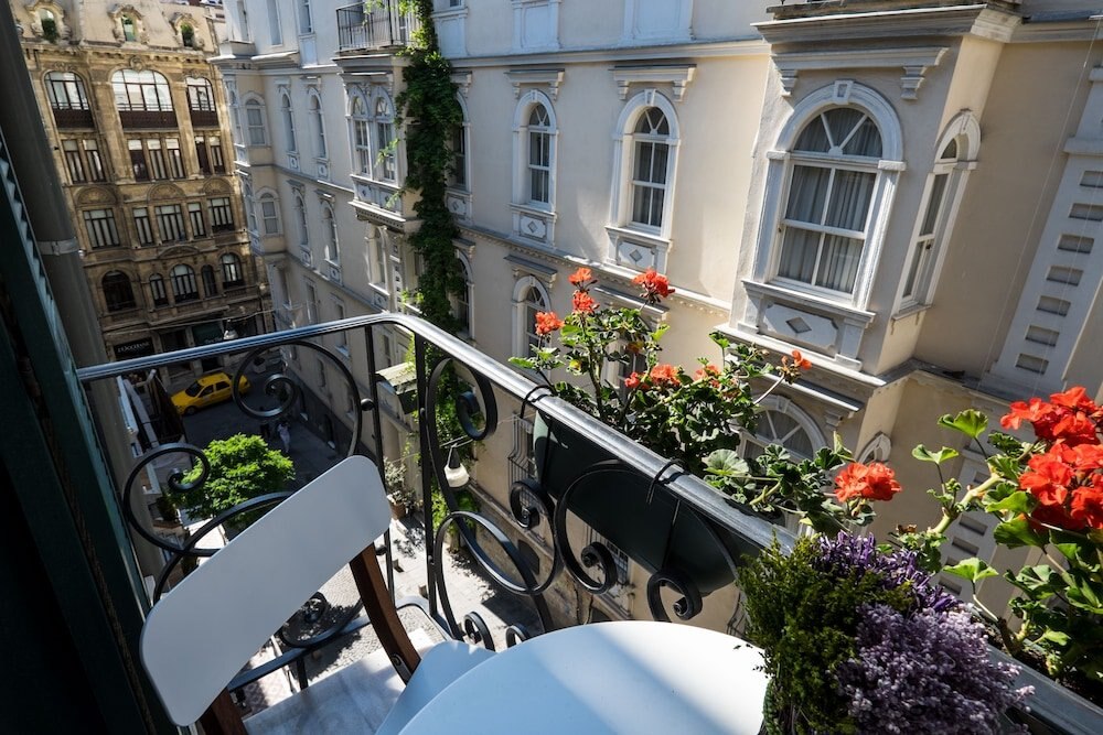 Pera Neuf Room Type - Deluxe Room, Balcony