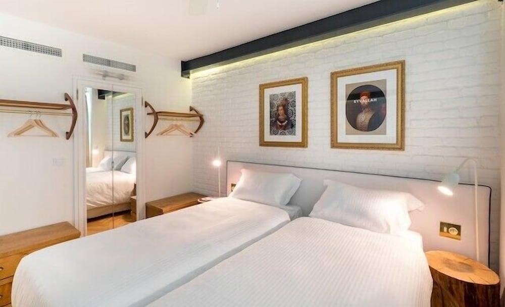 Pera Neuf Room Type - Deluxe Double or Twin Room