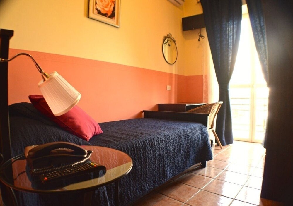 L'Incanto Guest House - Tap to explore photos