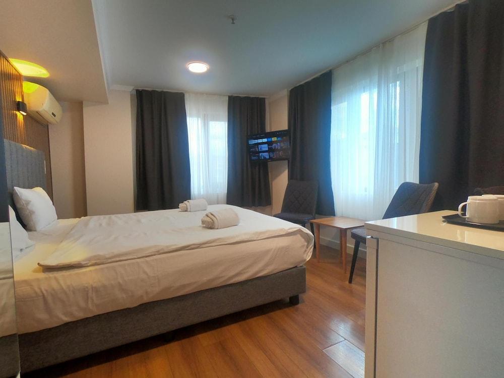 Naila Hotel Room Type - Superior Double Room, 1 Bedroom Naila Hotel Room Type - Superior Double Room, 1 Bedroom