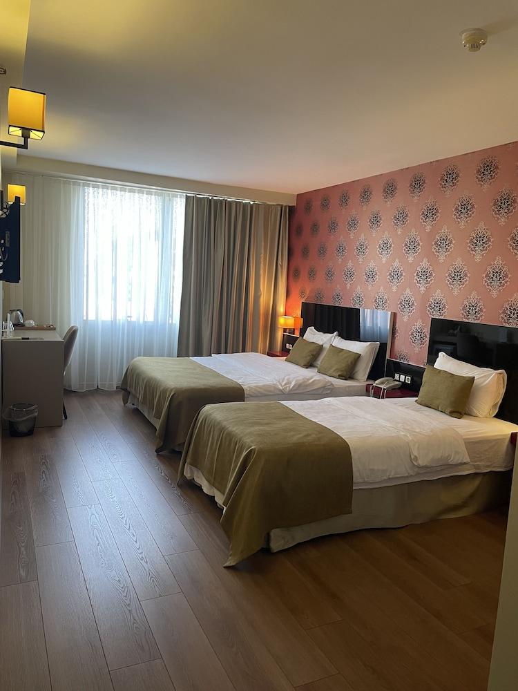 Era Palace Hotel Room Type - Superior Triple Room