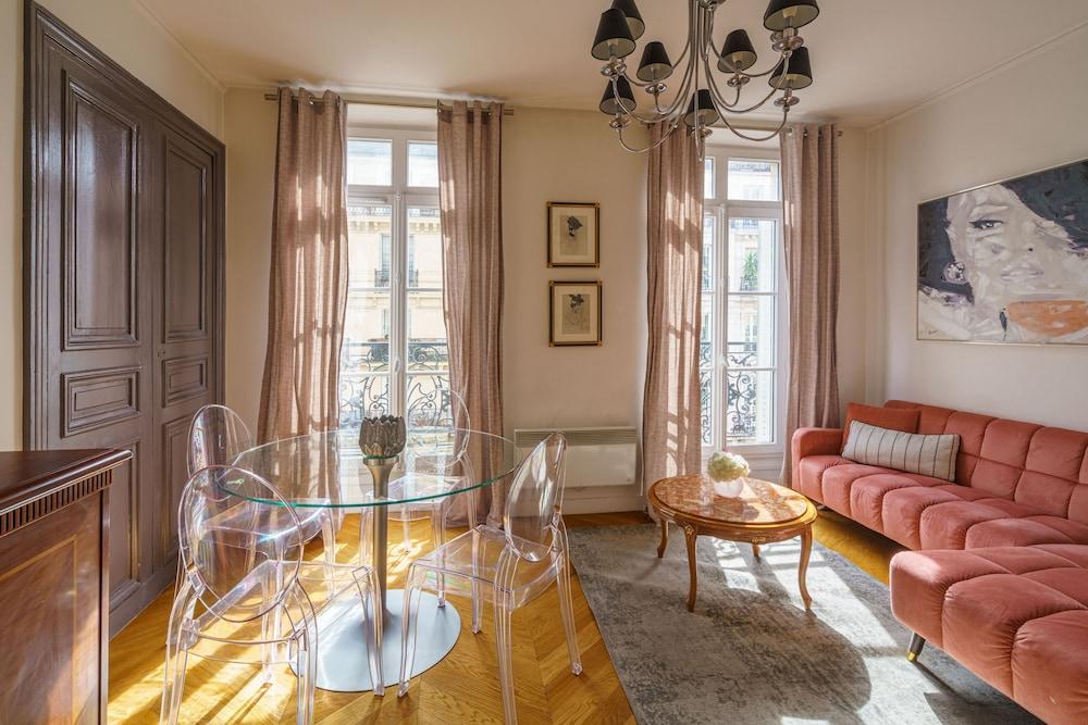 Apartments du Louvre - Le Marais - Tap to explore photos