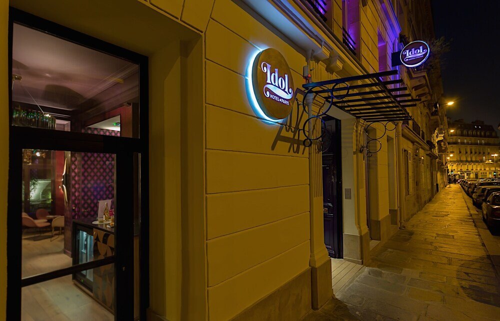 Idol Hotel - Tap to explore photos