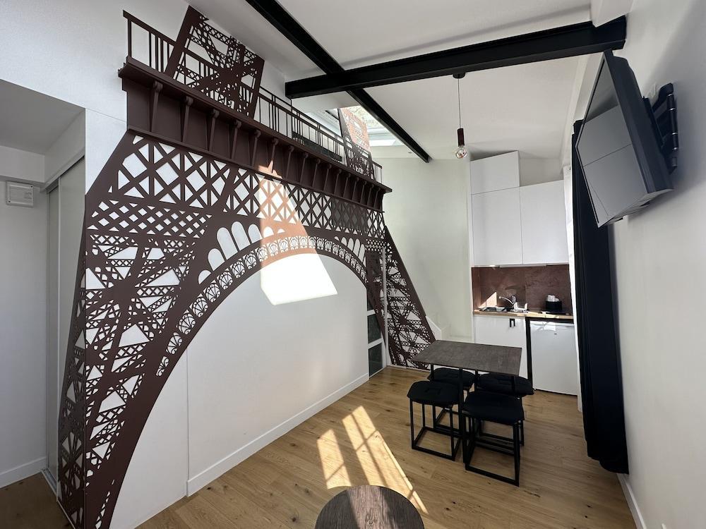 Béatrice et Emmanuel Meublé Eiffel Room Type - Standard Duplex